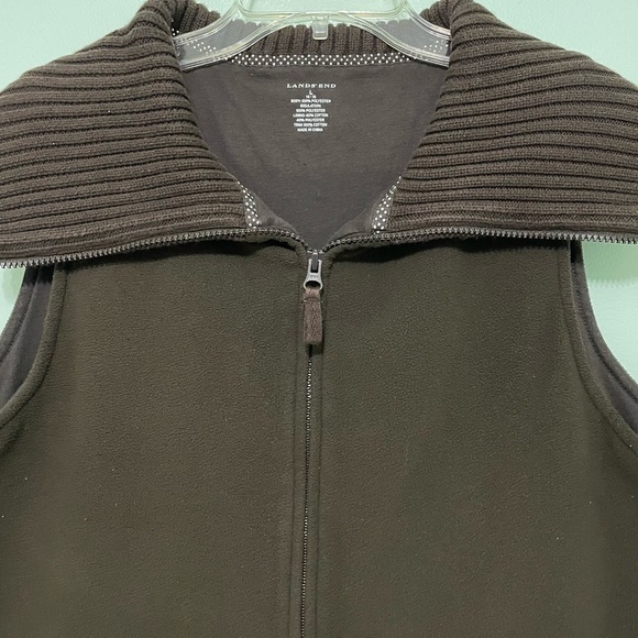 Lands’ End brown vest size large in great shape warm with sweater like collar - Picture 6 of 8